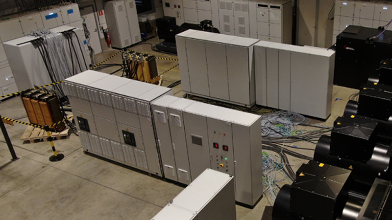 online UPS to prevent downtime in industrial operations and manufacturing plants