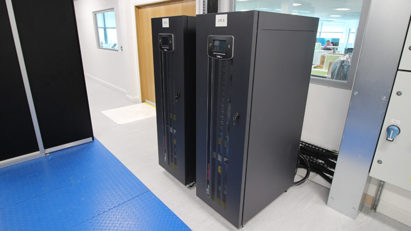 Key Differences Between Commercial UPS and Industrial Online UPS Systems