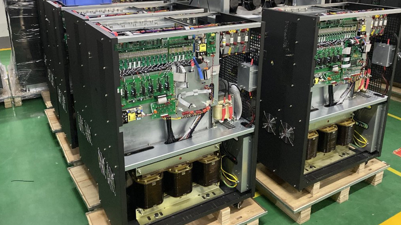 Industrial Online UPS for Manufacturing Plants: Design, Capacity, and Reliability