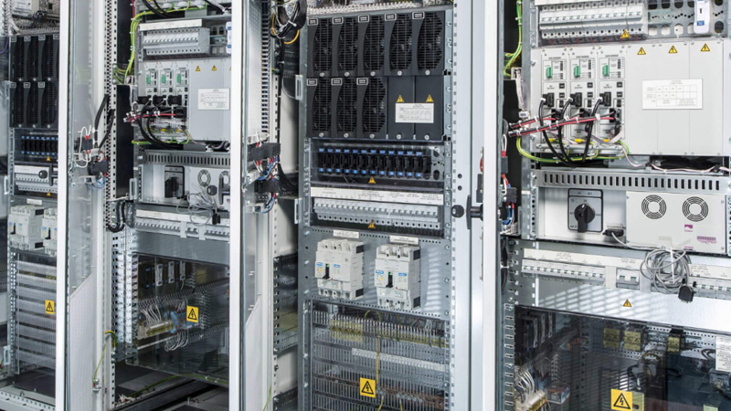 N+1 Redundancy and Scalability in Industrial Online UPS Systems